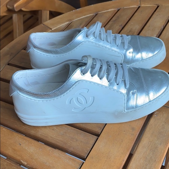 CHANEL white and silver sneakers 37.5 - Picture 2 of 8